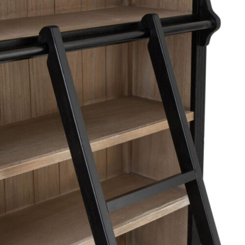 bibliothèque bois noir et naturel avec échelle bois noir avec zoom sur l'échelle et les étagères