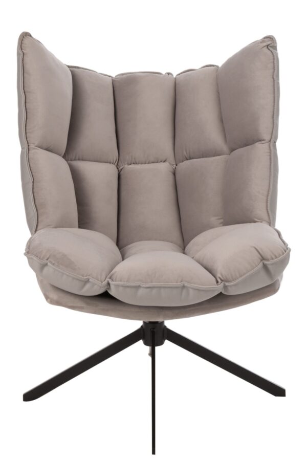 fauteuil avec coussin gris clair sur l'assise et le dossier avec pieds en métal noir vu de face