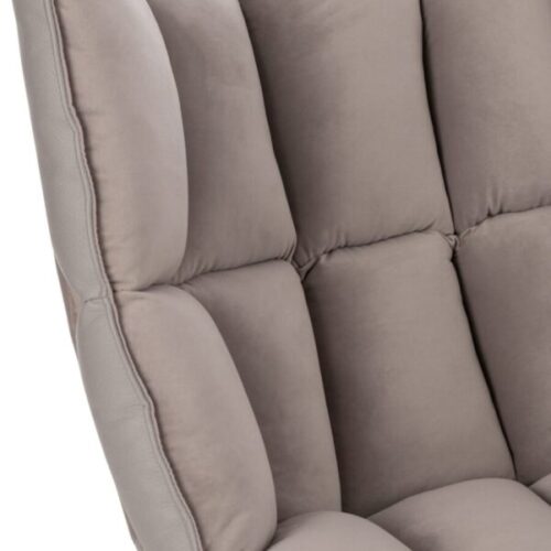 fauteuil avec coussin gris clair sur l'assise et le dossier avec pieds en métal noir avec zoom dossier
