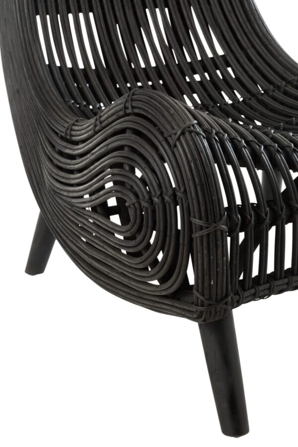 fauteuil lounge en rotin noir vu zoomé assise
