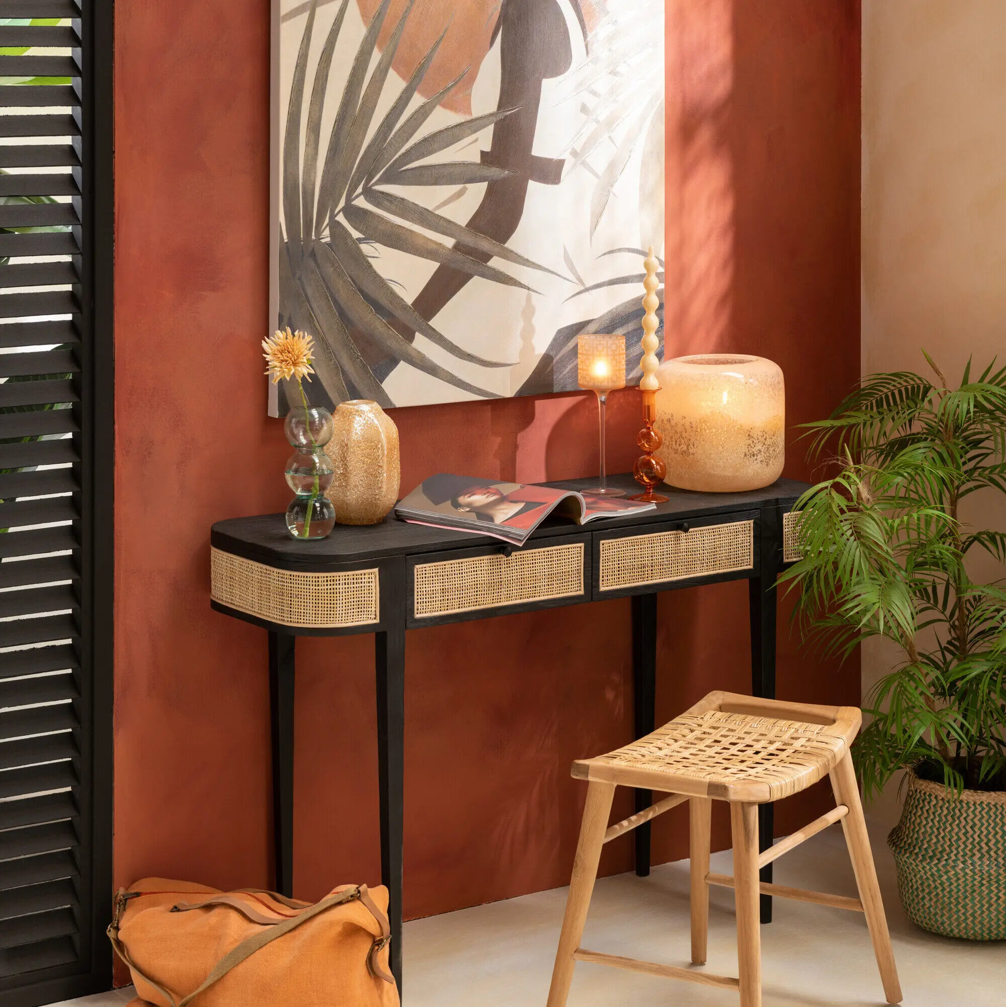 console en bois exotique noir et rotin naturel