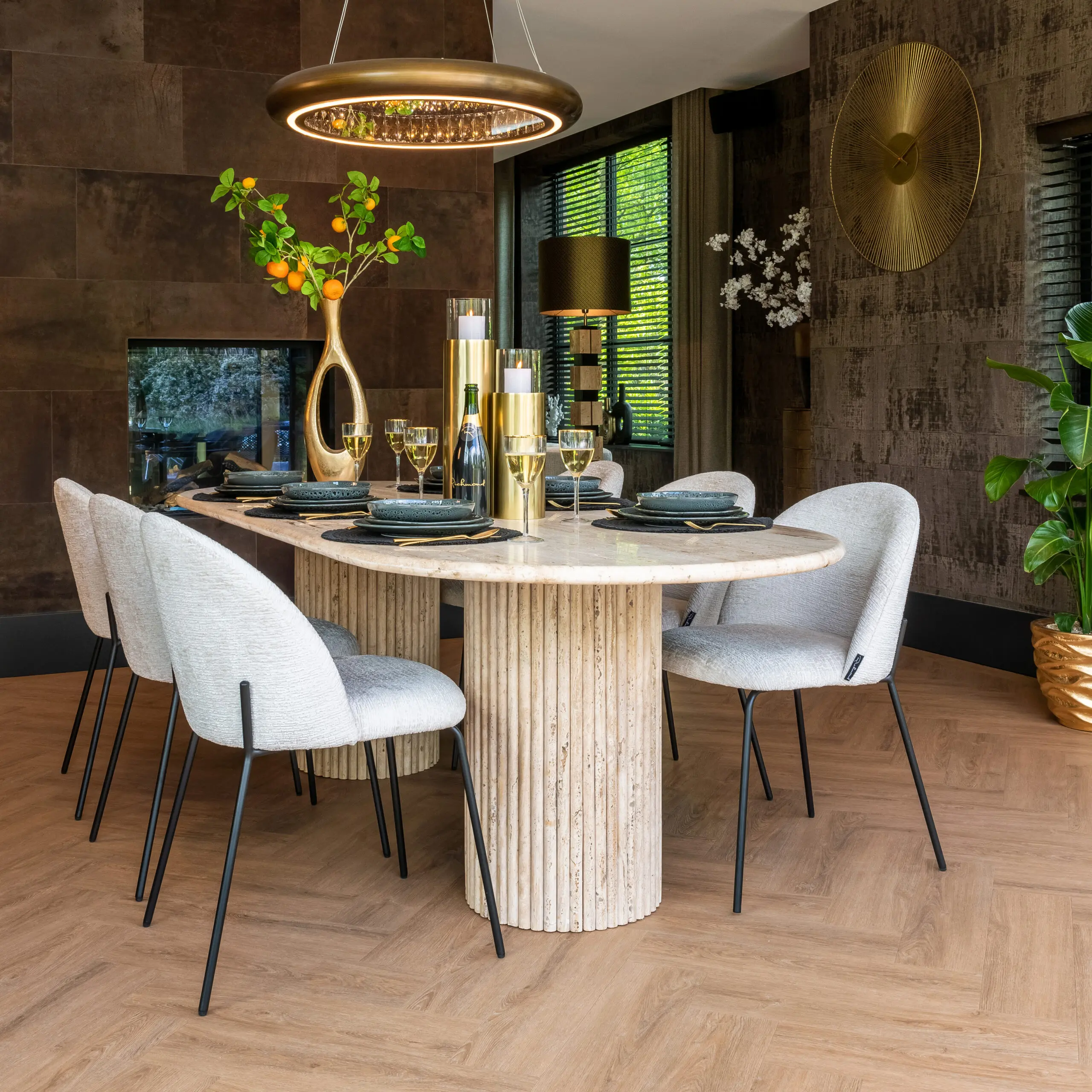 table salle à manger en travertin La Cantera Richmond interiors Table ovale en travertin La Cantera Richmond Interiors
