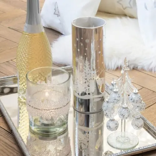 Plateaux, plats, serviteurs