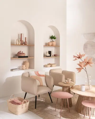set de 3 tables gigognes acier rose table basse et table d'appoint collection Vincent J-line fauteuil beige en velour J-line Jolipa