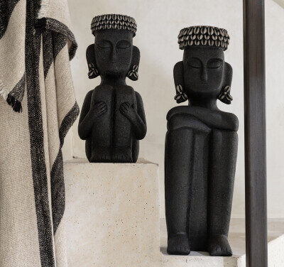 statue en résine noire statue ethnique noire statue assise ethnique pierre et résine noir J-line Jolipa statue noire