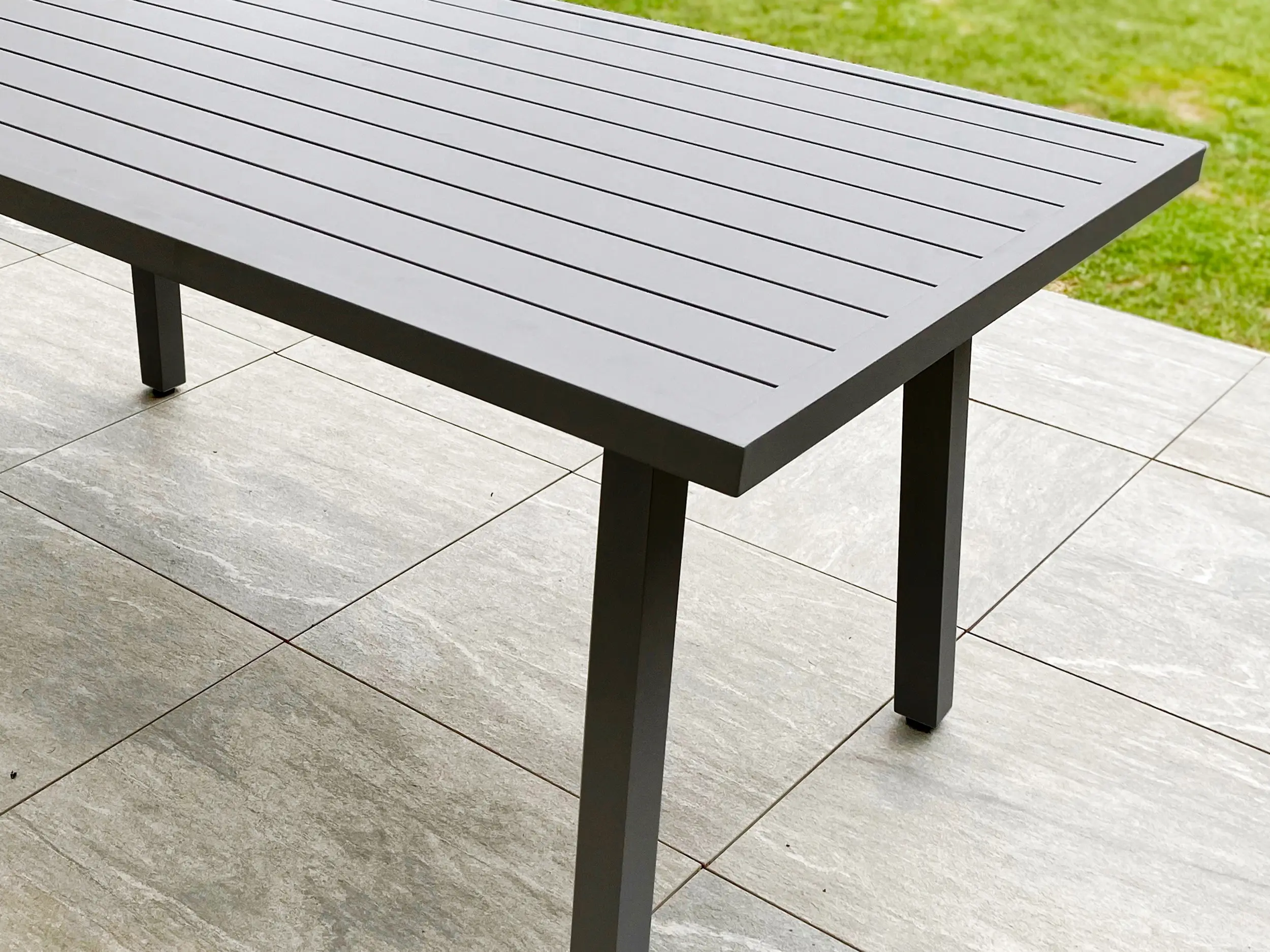 Ensemble repas de jardin ANTALYA 9 places en aluminium - GRIS ANTHRACITE Ensemble repas de jardin ANTALYA 9 places en aluminium - GRIS ANTHRACITE – Image 3