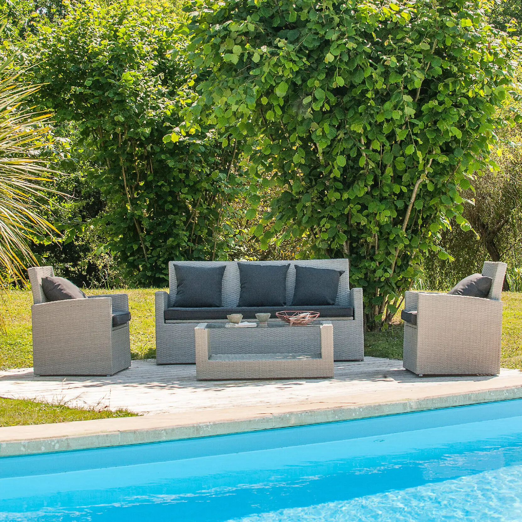 Salon bas de jardin résine tressée gris CONFORT PORTOVECCHIO 5 places salon bas de jardin résine tressée gris CONFORT PORTOVECCHIO