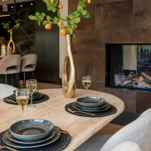 Table ovale en travertin La Cantera Richmond Interiors 6