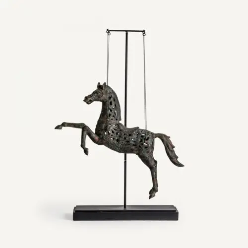 Objet déco Statue cheval suspendu Caballo Vical Home