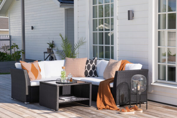 Salon de jardin en rotin noir blanc Tellynn