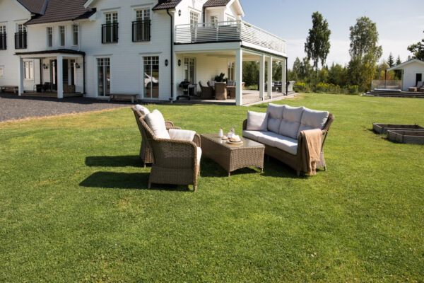 Salon de jardin en rotin gris Sadelind