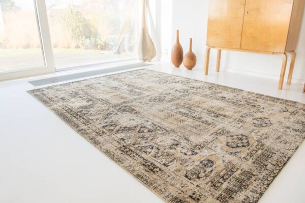 Tapis Antiquarian Hadschlu Agha Old Gold Louis de Poortere – Image 2