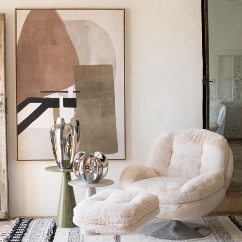 Fauteuil Memento Fourrure Blanc Athezza image ambiance collection 2025 - fauteuil de luxe - fauteuil pivotant