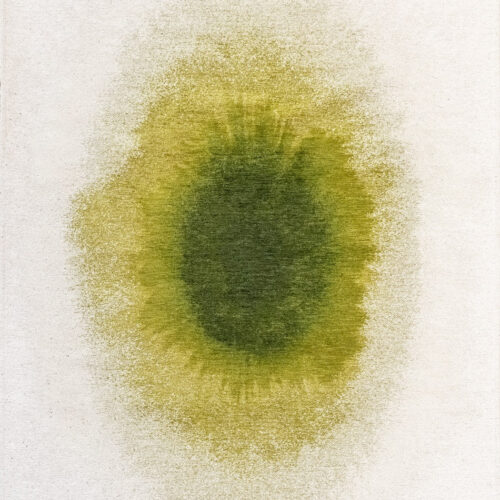 Tapis Coloré Design Vert Poivron — Louis De Poortere Meditation Drop 2105