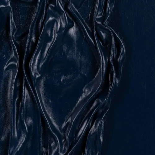Tableau abstrait bleu nuit drapé en relief Ixia 83 × 123 cm — vue 2