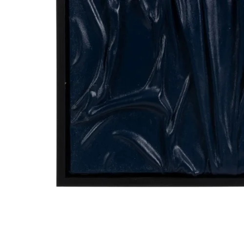 Tableau abstrait bleu nuit drapé en relief Ixia 83 × 123 cm — vue 3