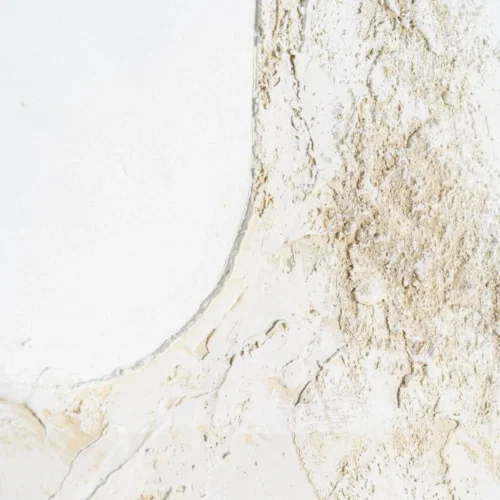 Tableau abstrait peint à la main crème et blanc Ixia 112 × 162 cm — vue 3