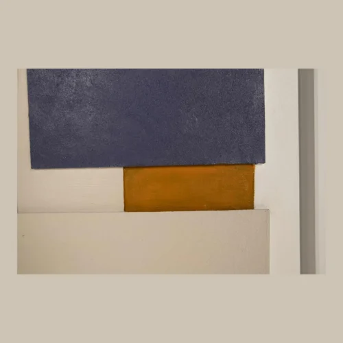 Tableau abstrait peint main bleu nuit et crème Ethan Chloé 80 x 100 cm