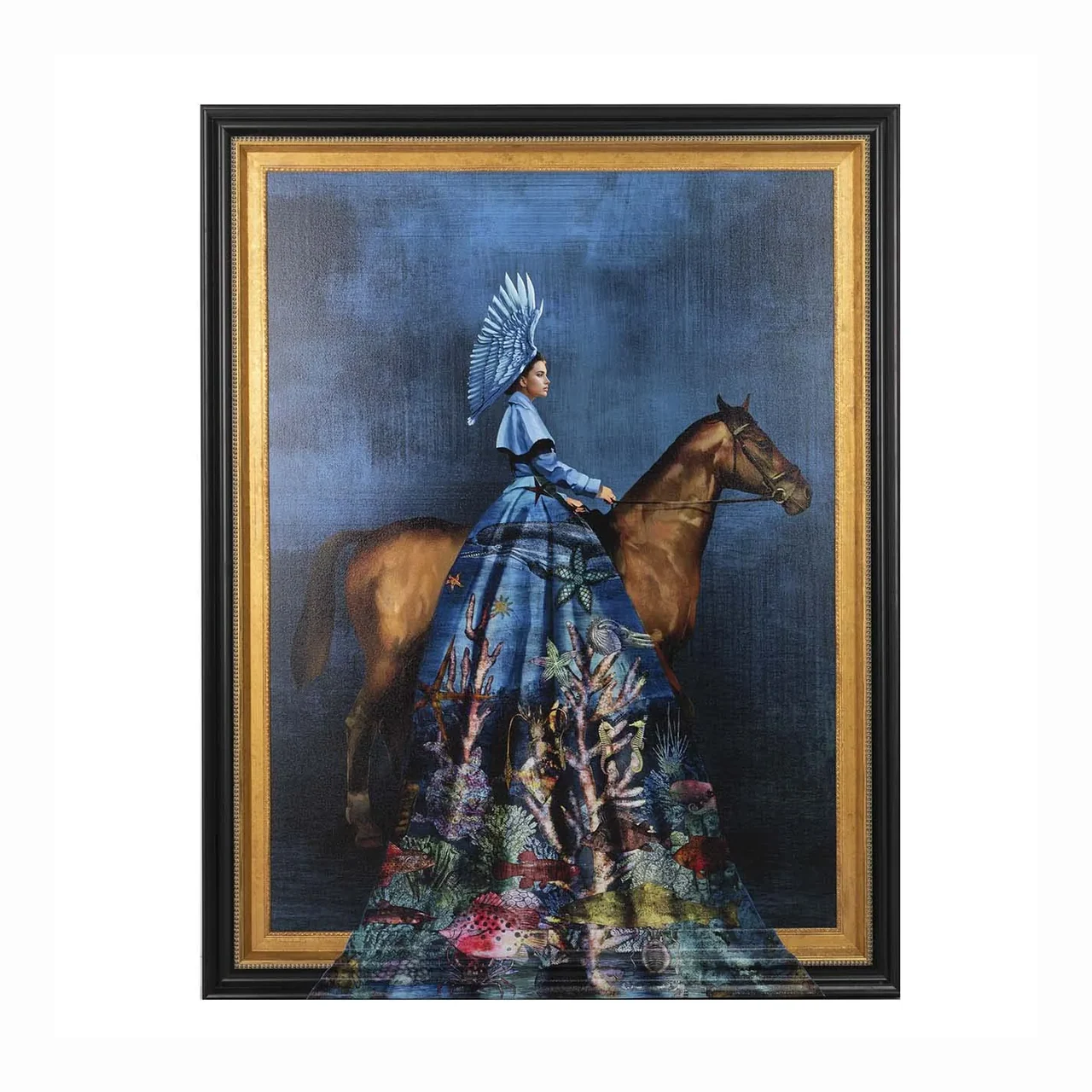 Tableau femme à cheval robe en relief cadre doré Ethan Chloé 110 x 140 cm