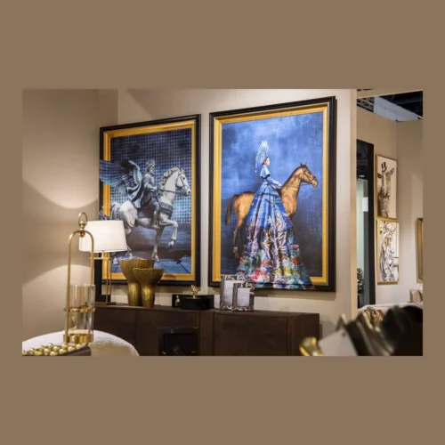 Tableau cavalier bleu nuit cadre doré Ethan Chloé 110 x 140 cm