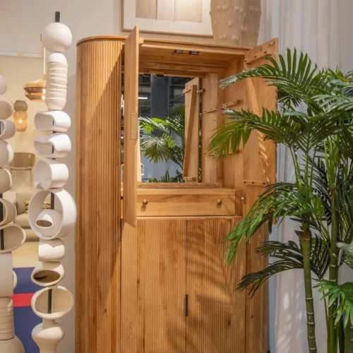 Armoire cannelée bois de manguier Myra 2 portes Ethan Chloé 200 cm — vue 3