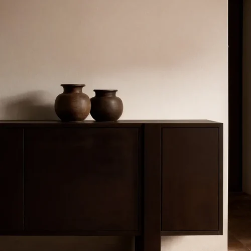 Buffet bois de mindi sculpté brun 2 portes pieds blocs Ethan Chloé 200 cm — vue 2