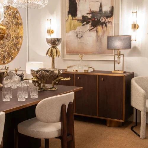 Buffet bois foncé et doré Noblesse 4 portes socle arrondi Ethan Chloé 180 cm — vue 2