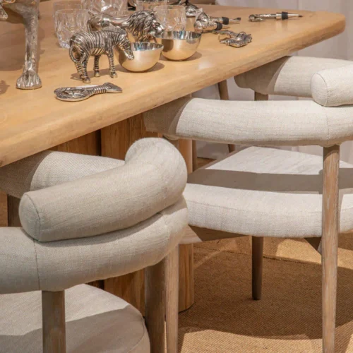 Chaise frêne accoudoirs rembourrés tissu écru Ethan Chloé 66 cm — vue 4
