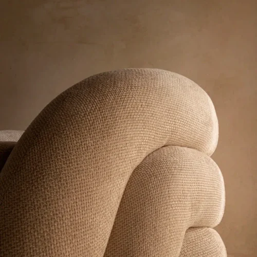 Fauteuil chenille socle bois foncé enveloppant écru Ethan Chloé 100 cm — vue 4