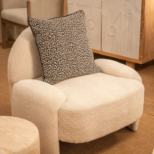 Fauteuil cocooning bouclette écru accoudoirs boudins Ethan Chloé 89 cm — vue 5