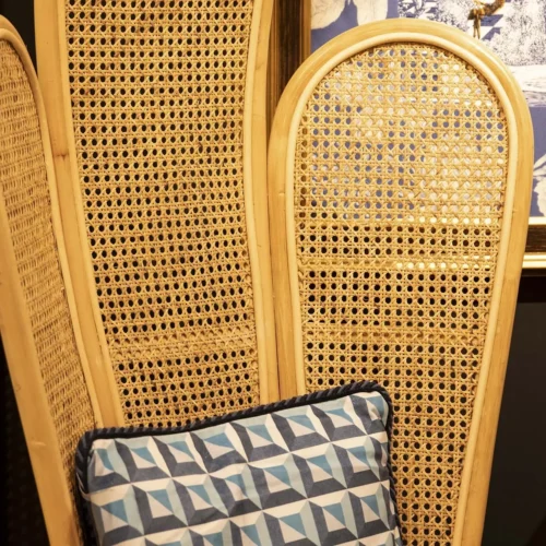 Fauteuil rotin dossier fleur et galette blanche Ethan Chloé 147 cm — vue 4