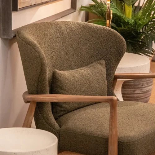 Fauteuil vert olive et bois de frêne à haut dossier Ethan Chloé 71 cm — vue 3