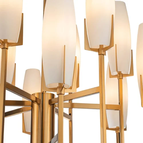 Grand lustre à branches dorées et tulipes de verre opalin Ethan Chloé 92 cm — vue 3