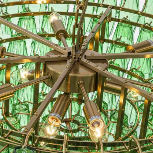 Grand lustre prismes vert émeraude en verre neuf lumières Ethan Chloé 90 cm — vue 5