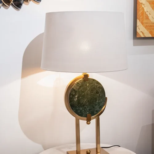 Lampes à poser Ethan Chloé Lampe à poser disque de marbre vert cerclé doré Dubai Ethan Chloé 67 cm