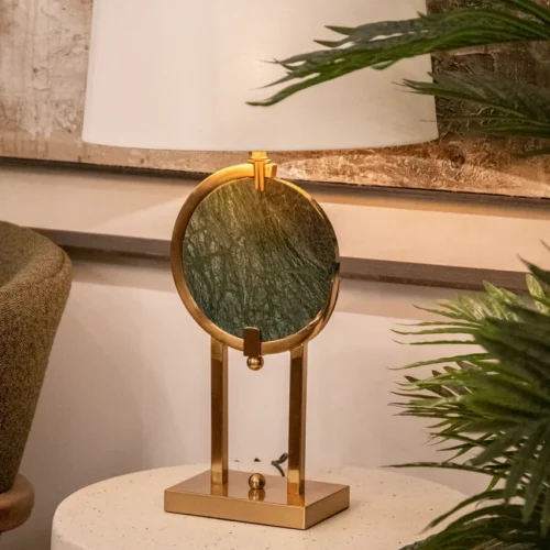 Lampe à poser disque de marbre vert cerclé doré Dubai Ethan Chloé 67 cm — vue 3