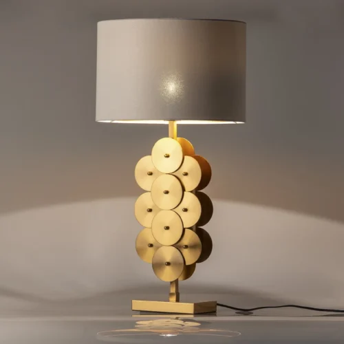 Lampe à poser disques dorés empilés Dallas Ethan Chloé 73 cm — vue 4