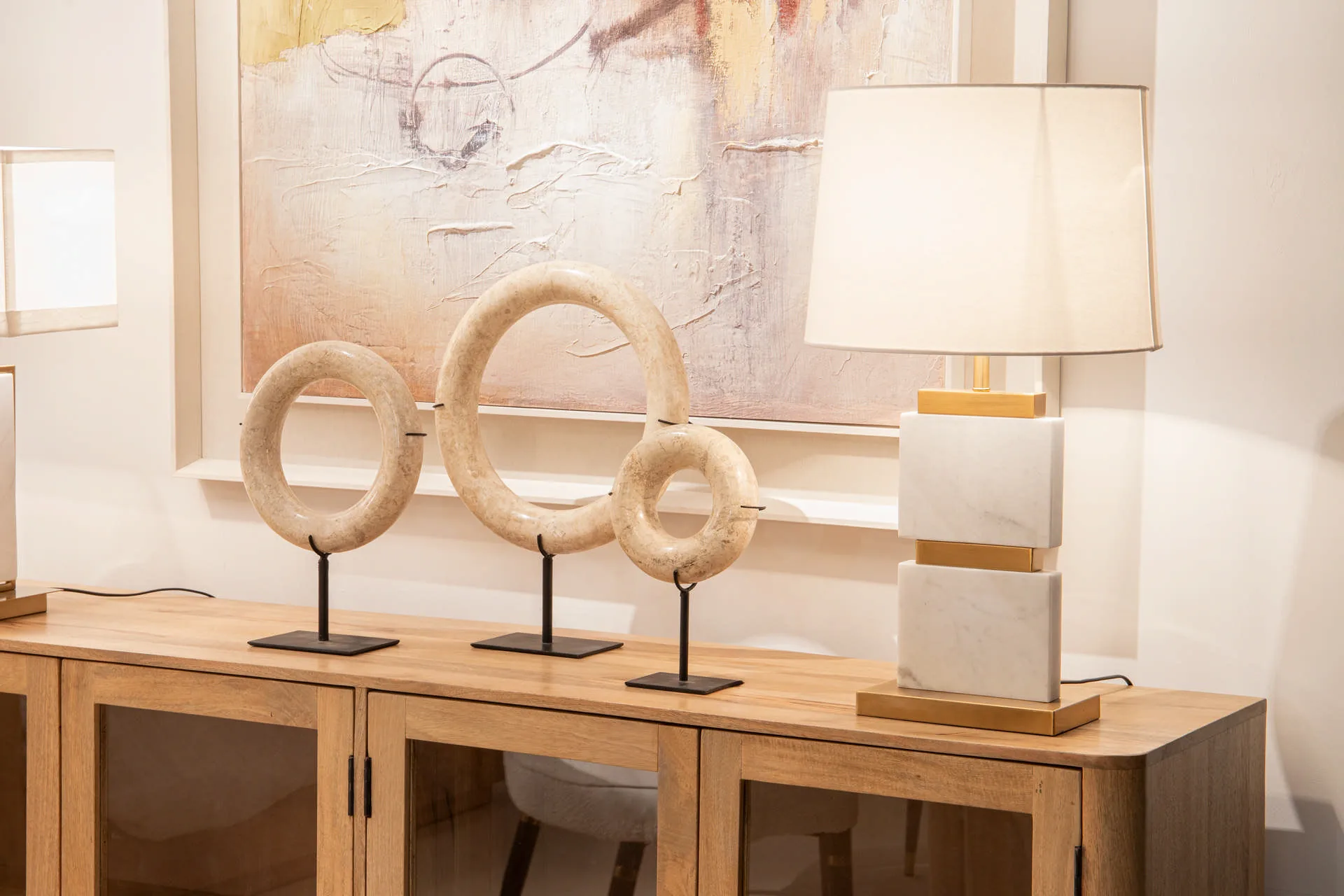 Lampe à poser marbre blanc deux blocs Austin Ethan Chloé 64 cm