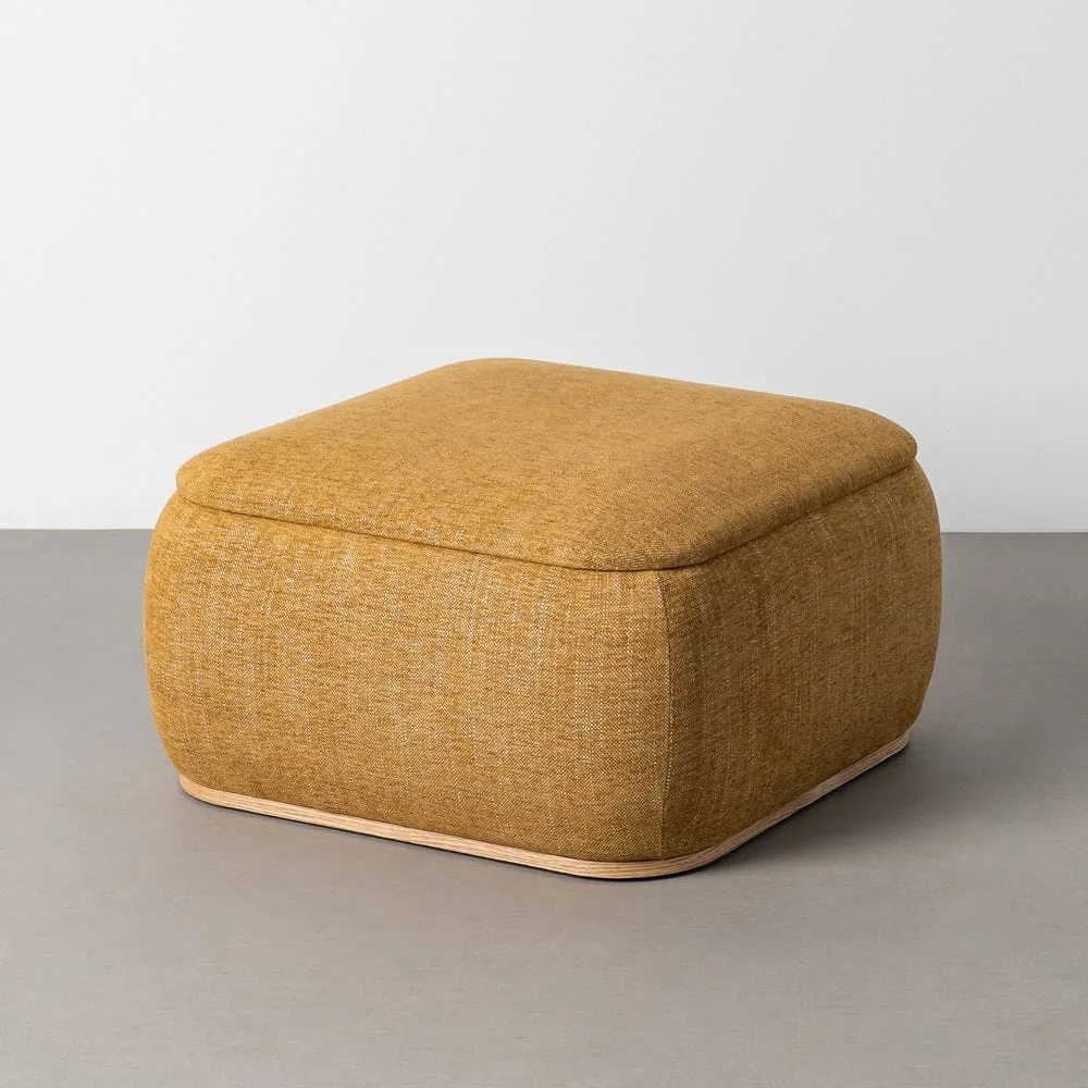 Pouf coffre carré tissu ocre avec plateau Ixia 68 cm